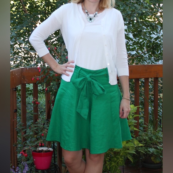Modcloth Dresses & Skirts - EUC ❇️ ModCloth Matisse Musée Green Skirt w Bow Accent